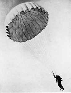 Parachute-Descent (1)