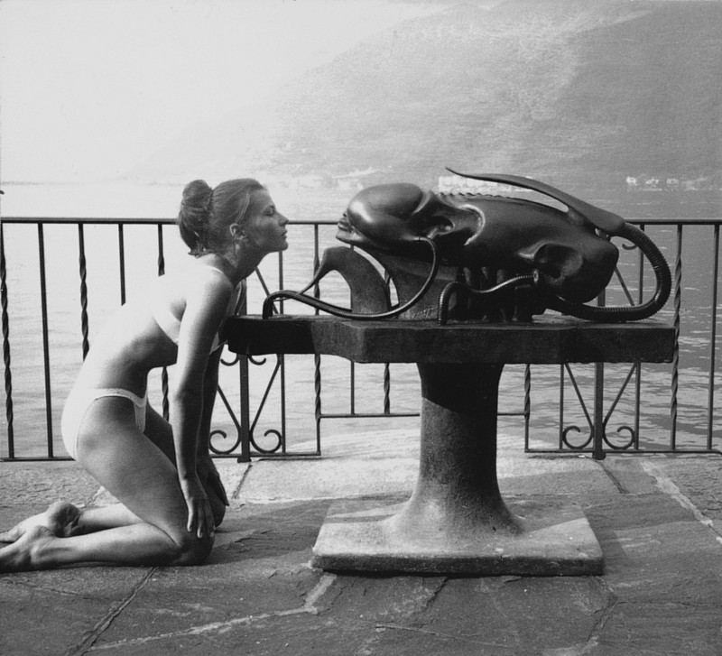 30 1969 Li mit Skulptur Biomechanoid